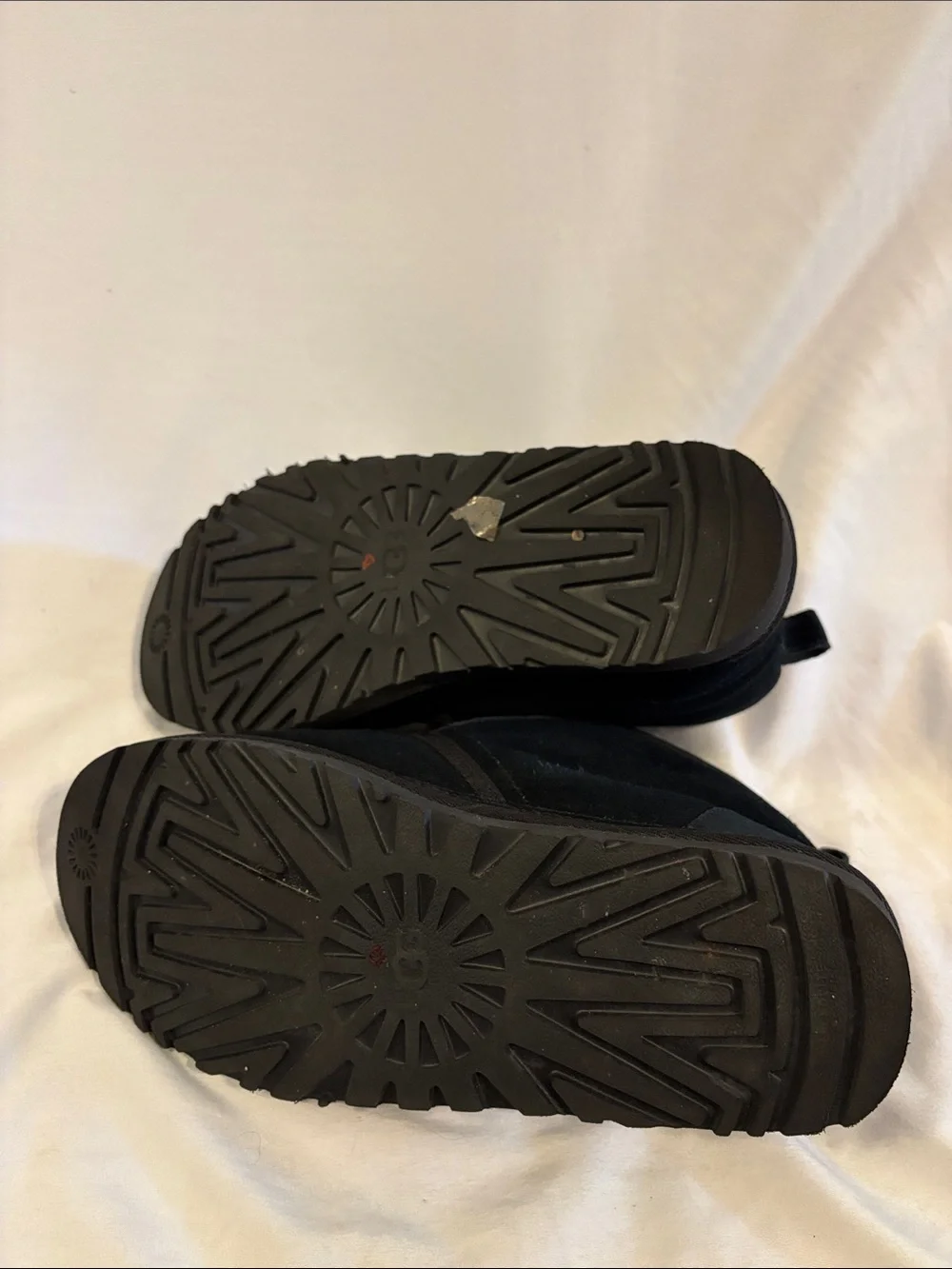 Ugg men's Neumel Suede Chukka Boots Size 10